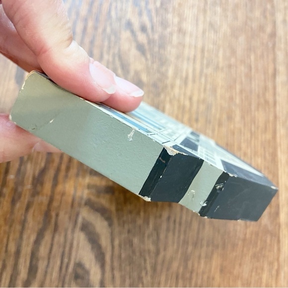 The Cat’s Meow | Vintage 1995 Bed and Breakfast Series Victorian Mansion - Picture 4 of 9